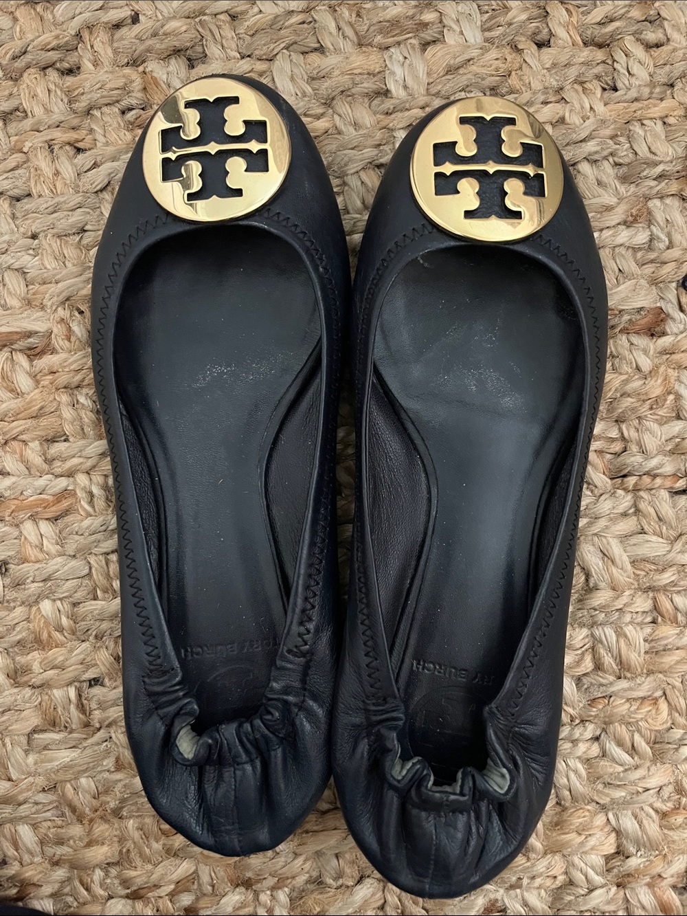 Tory Burch Minnie Travel Ballet Flats Bl
Navy Blue Leather Gold Logo Size 8